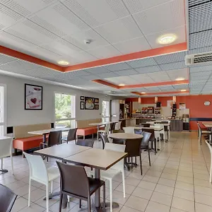 Ace Montlucon Hotel